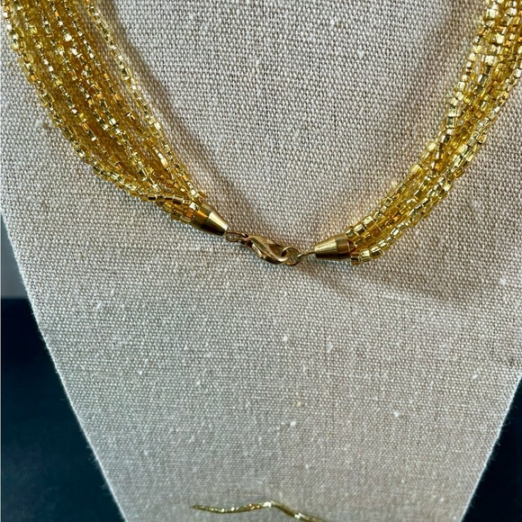 Vintage Elegant Red and Gold Beaded Necklace - Picture 7 of 11